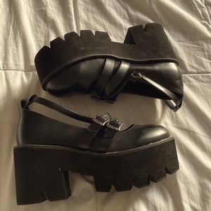 Platform mary janes’.•*